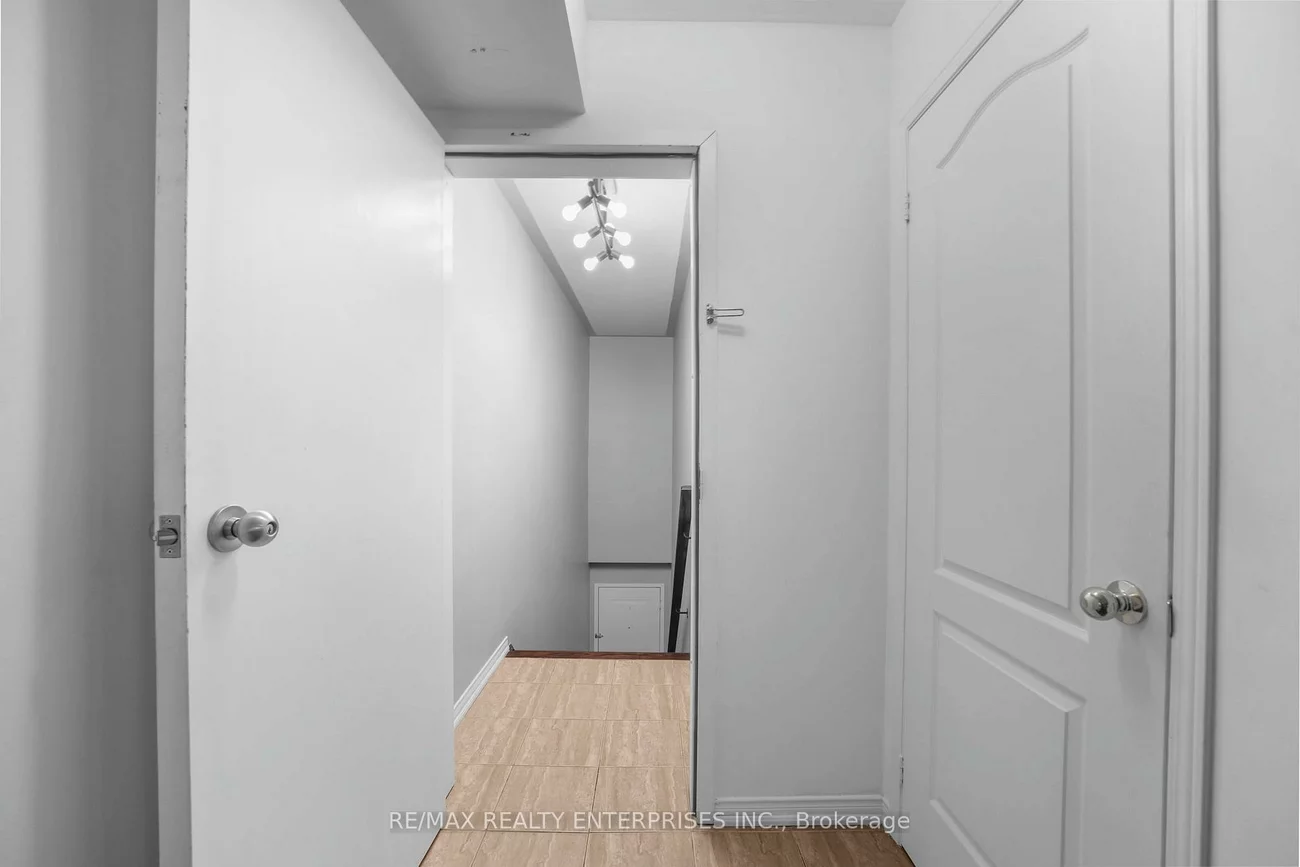 19, Hays, 1015 - RO River Oaks, Oakville