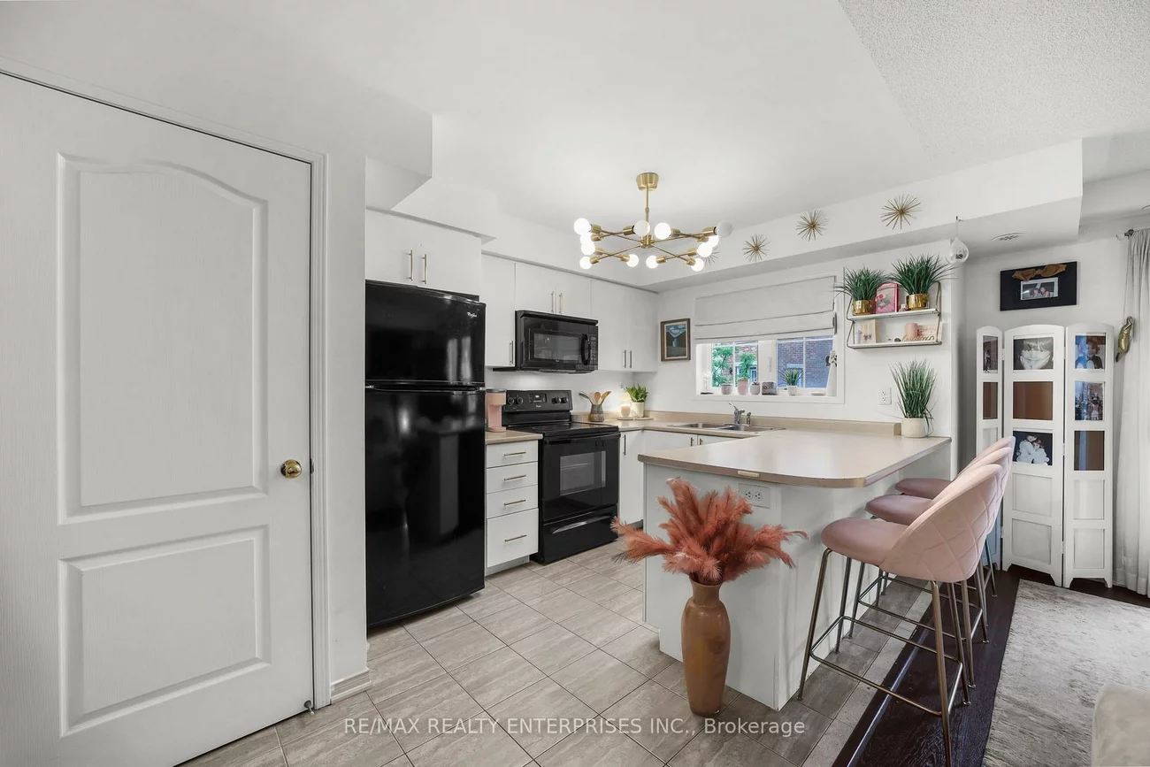 19, Hays, 1015 - RO River Oaks, Oakville