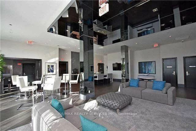 55, Speers, 1014 - QE Queen Elizabeth, Oakville