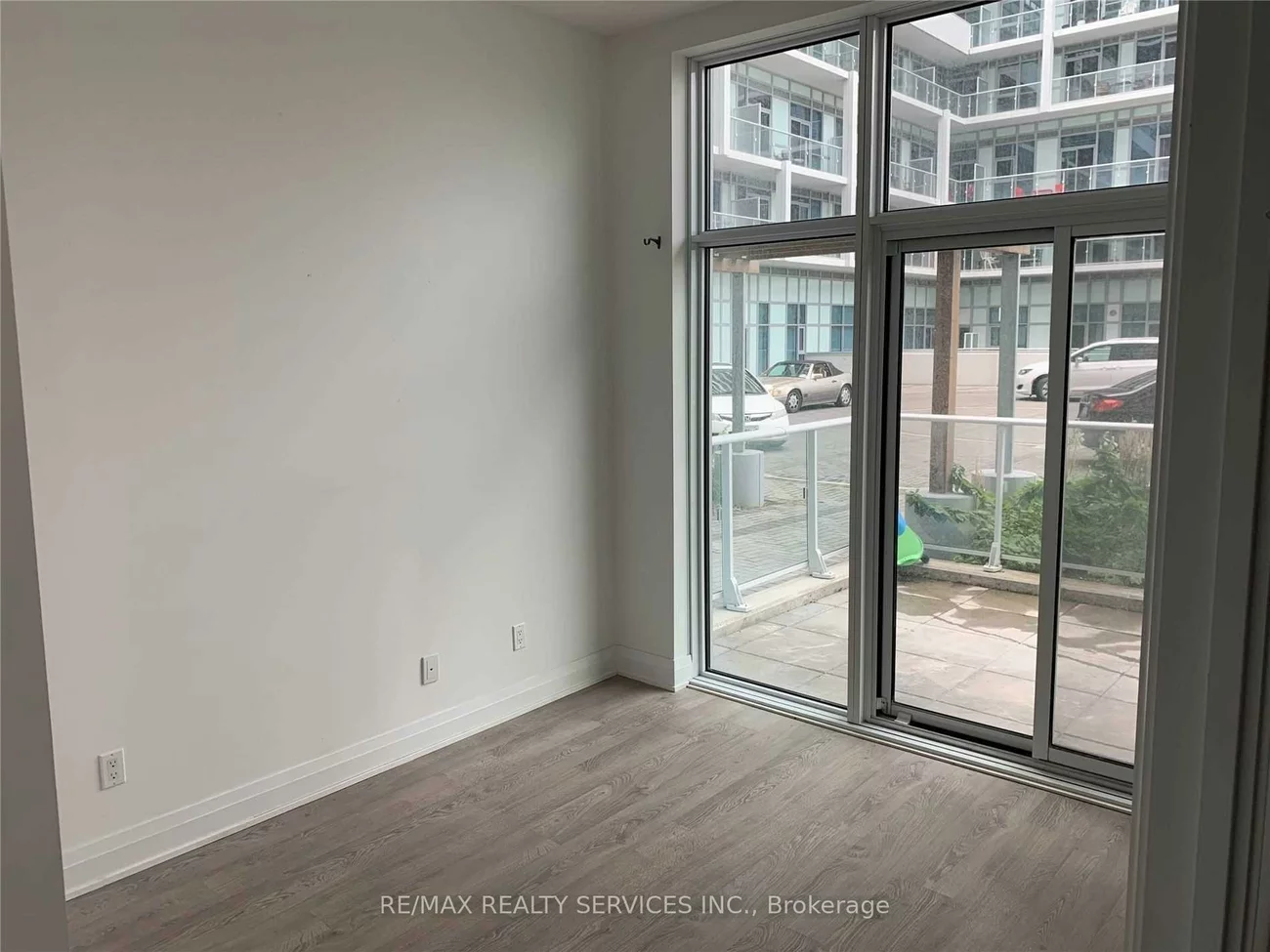 55, Speers, 1014 - QE Queen Elizabeth, Oakville
