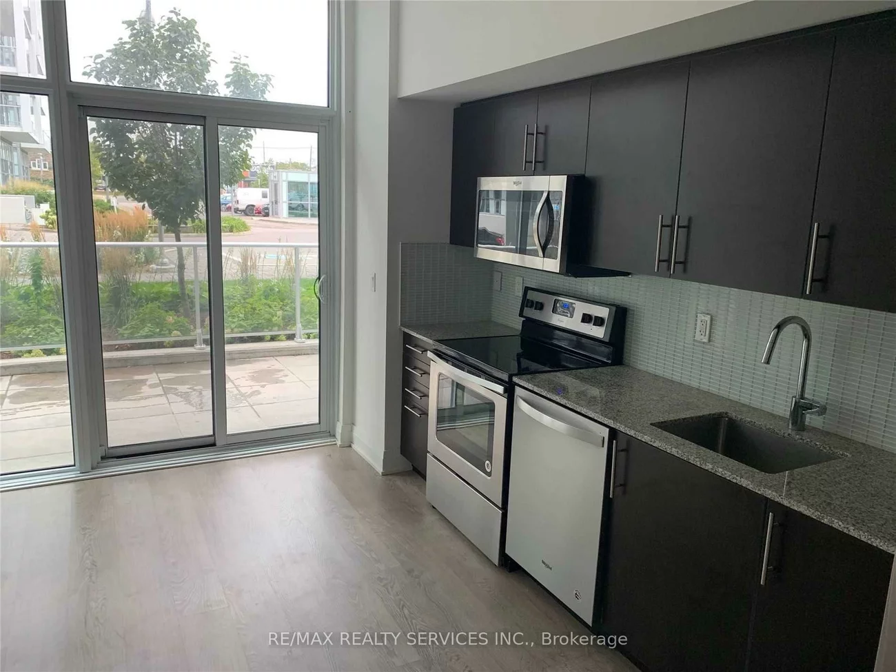 55, Speers, 1014 - QE Queen Elizabeth, Oakville