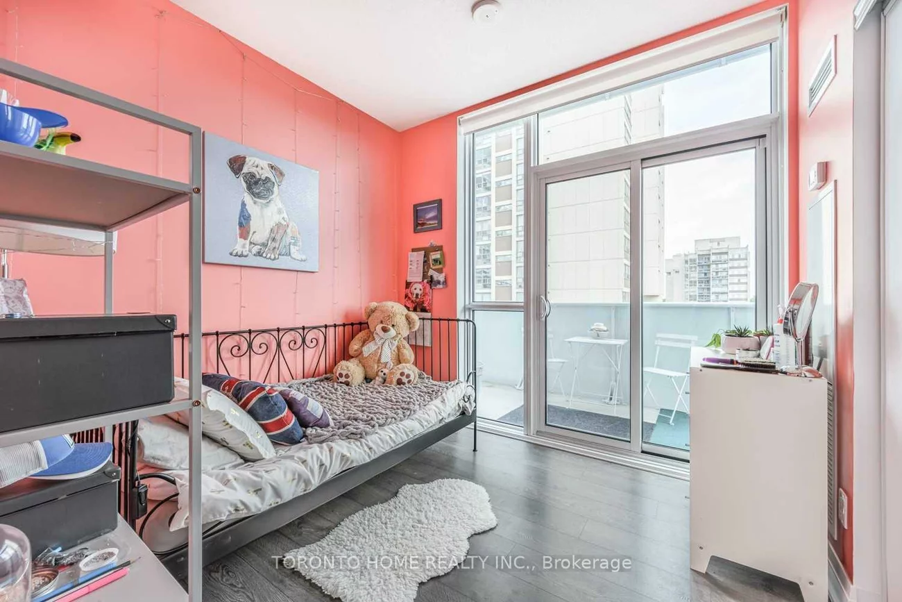 55, Speers, 1014 - QE Queen Elizabeth, Oakville