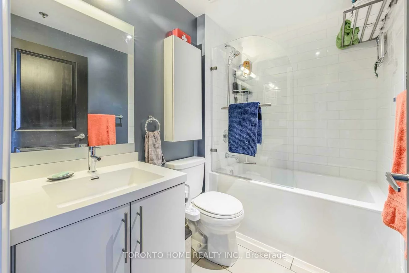 55, Speers, 1014 - QE Queen Elizabeth, Oakville