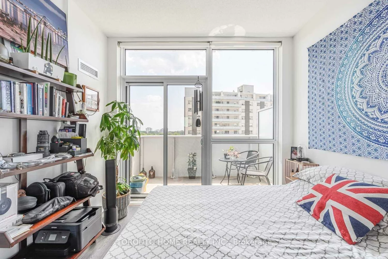 55, Speers, 1014 - QE Queen Elizabeth, Oakville