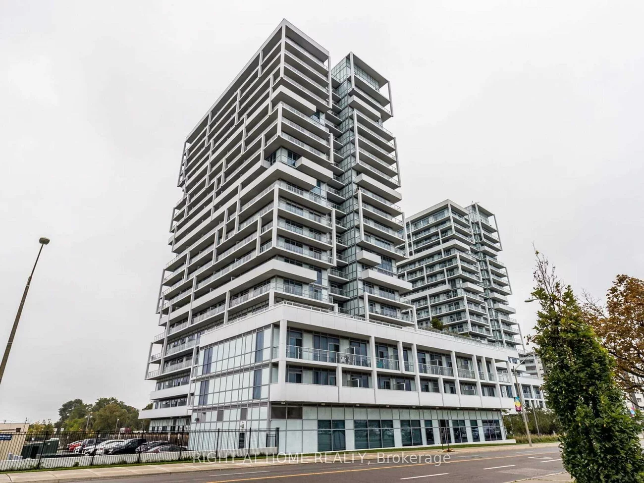 65, Speers, 1014 - QE Queen Elizabeth, Oakville
