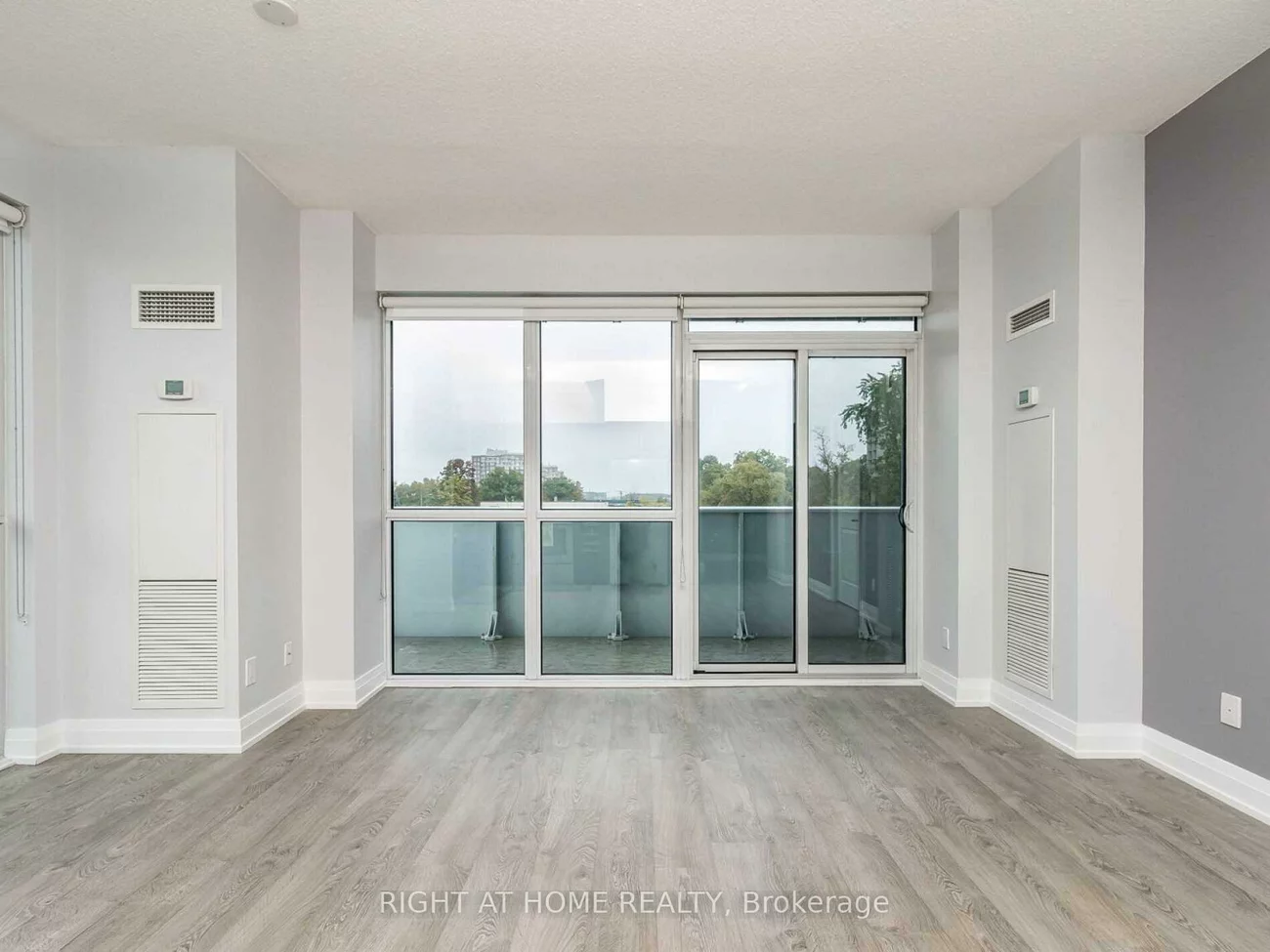 65, Speers, 1014 - QE Queen Elizabeth, Oakville