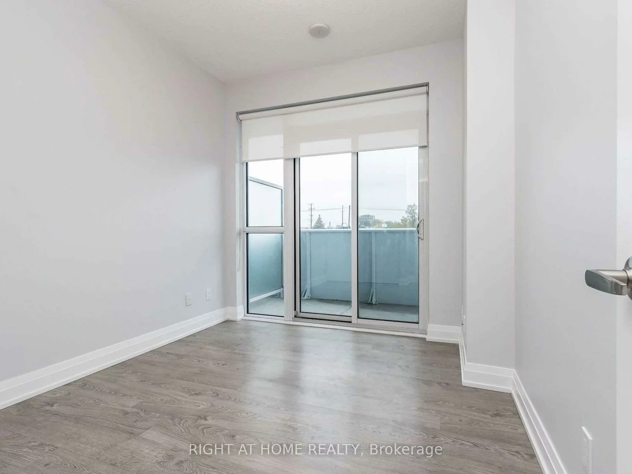 65, Speers, 1014 - QE Queen Elizabeth, Oakville
