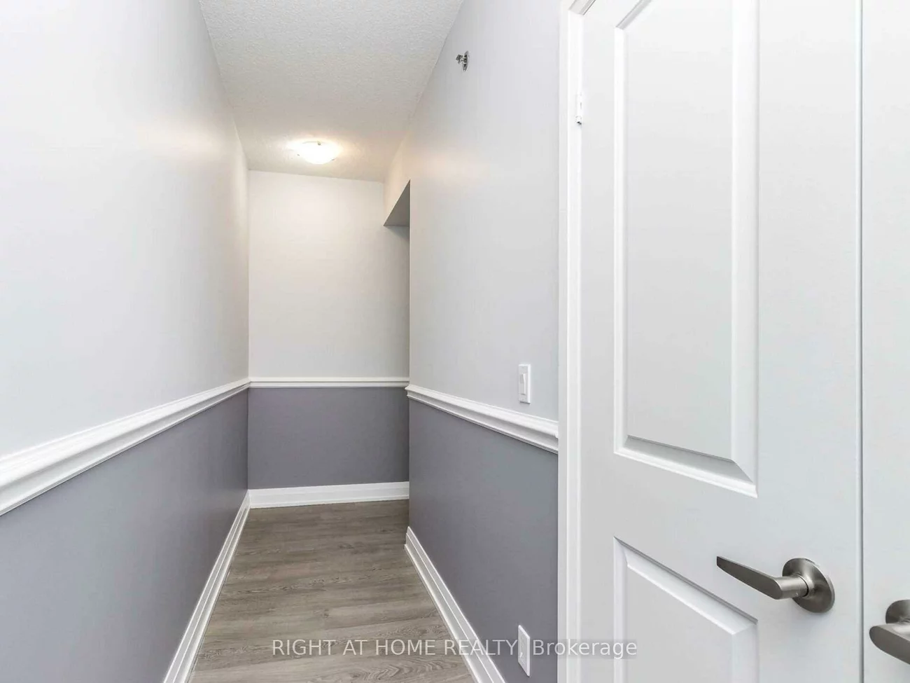 65, Speers, 1014 - QE Queen Elizabeth, Oakville