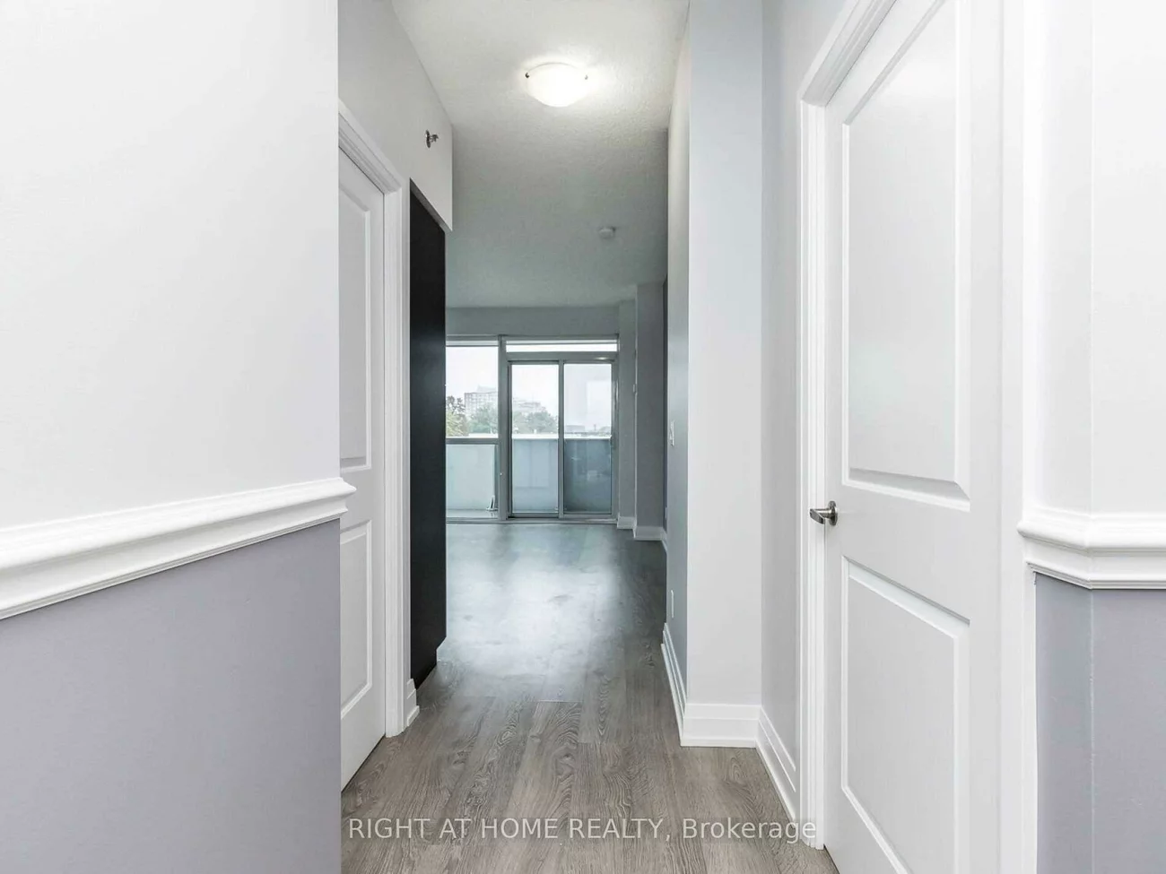 65, Speers, 1014 - QE Queen Elizabeth, Oakville