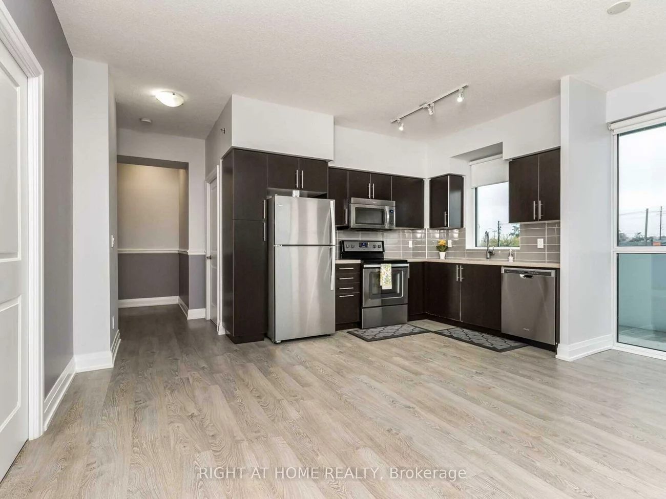 65, Speers, 1014 - QE Queen Elizabeth, Oakville