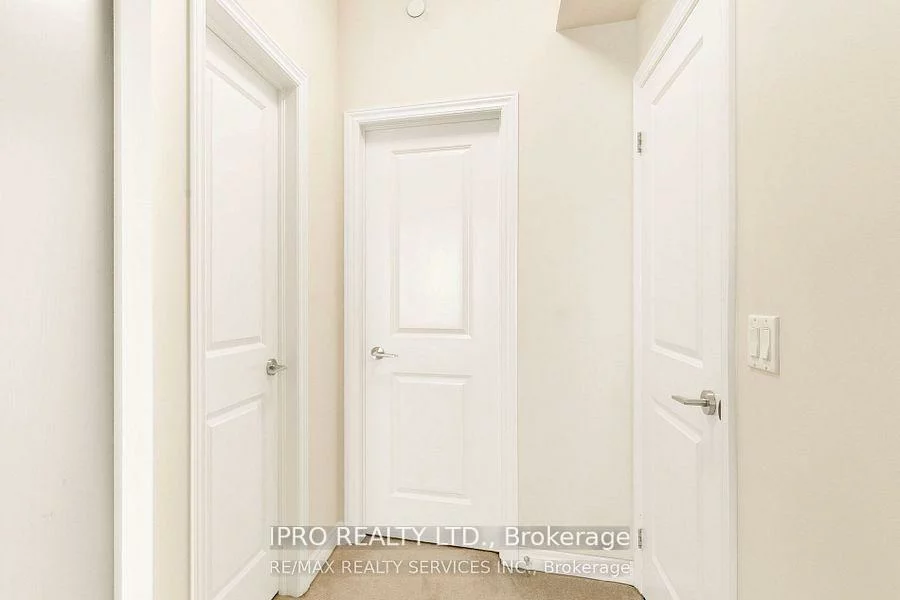 216, Oak Park, 1015 - RO River Oaks, Oakville
