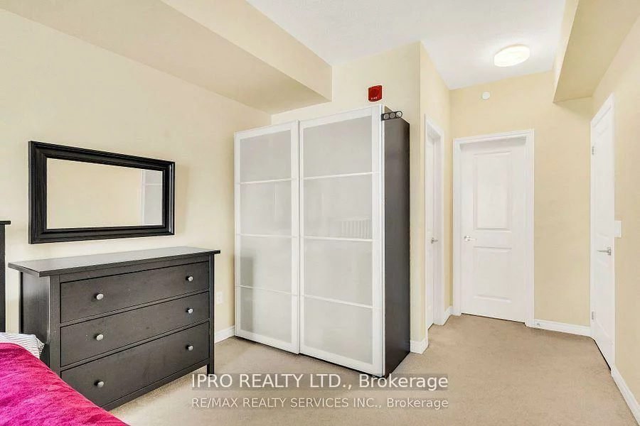 216, Oak Park, 1015 - RO River Oaks, Oakville