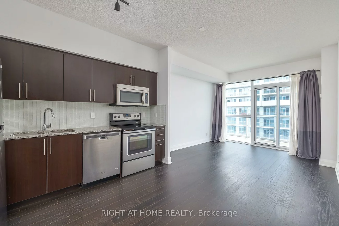 65, Speers, 1014 - QE Queen Elizabeth, Oakville