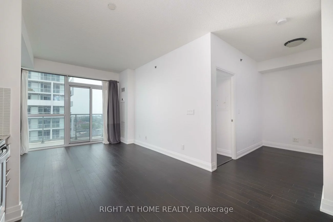 65, Speers, 1014 - QE Queen Elizabeth, Oakville