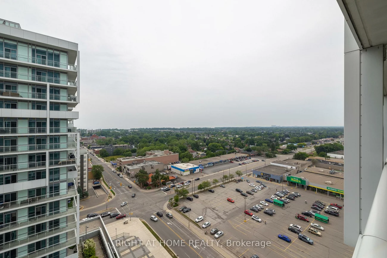 65, Speers, 1014 - QE Queen Elizabeth, Oakville