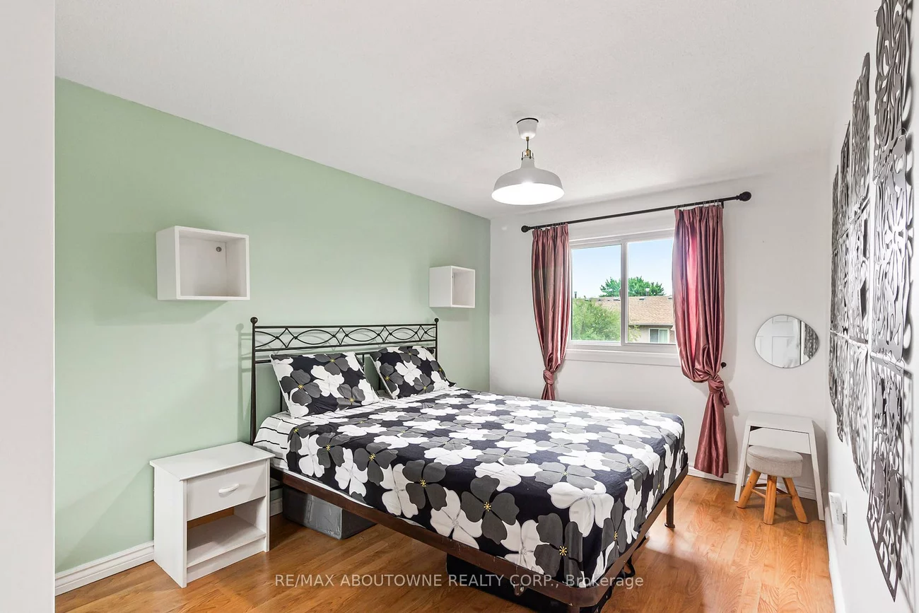 1528, Lancaster, 1005 - FA Falgarwood, Oakville