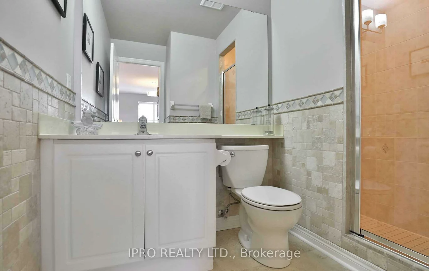 40, Old Mill, 1014 - QE Queen Elizabeth, Oakville