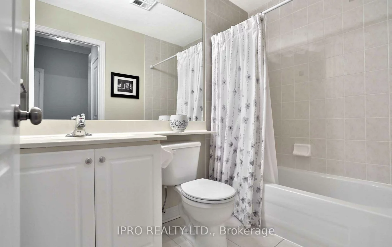 40, Old Mill, 1014 - QE Queen Elizabeth, Oakville