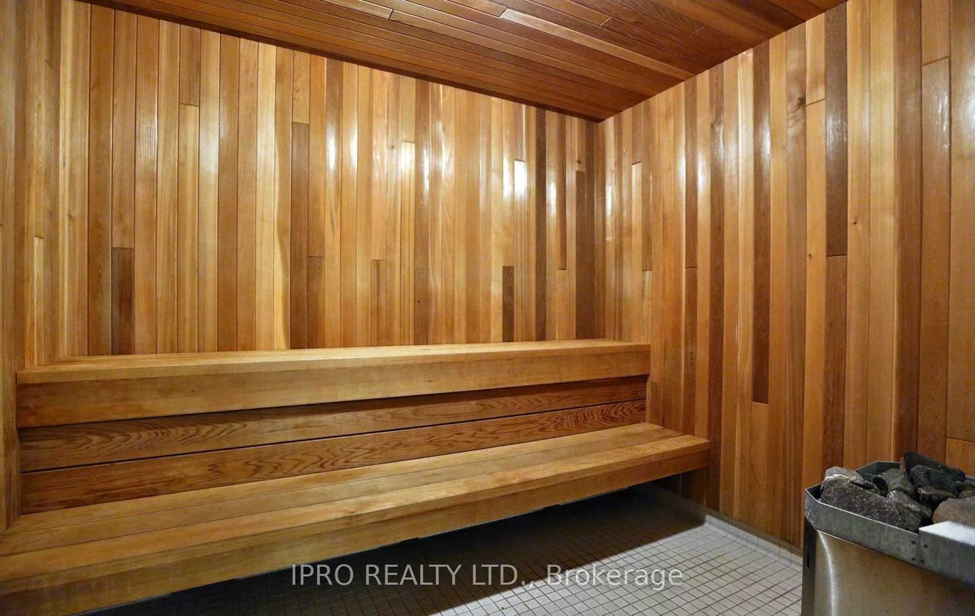 40, Old Mill, 1014 - QE Queen Elizabeth, Oakville