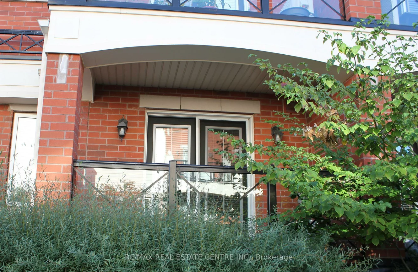 2480, Post, 1015 - RO River Oaks, Oakville