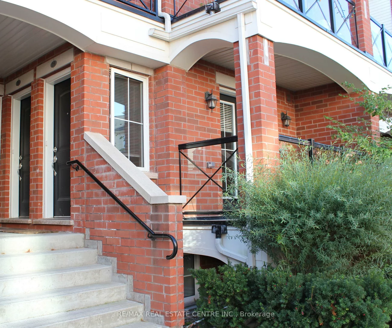 2480, Post, 1015 - RO River Oaks, Oakville