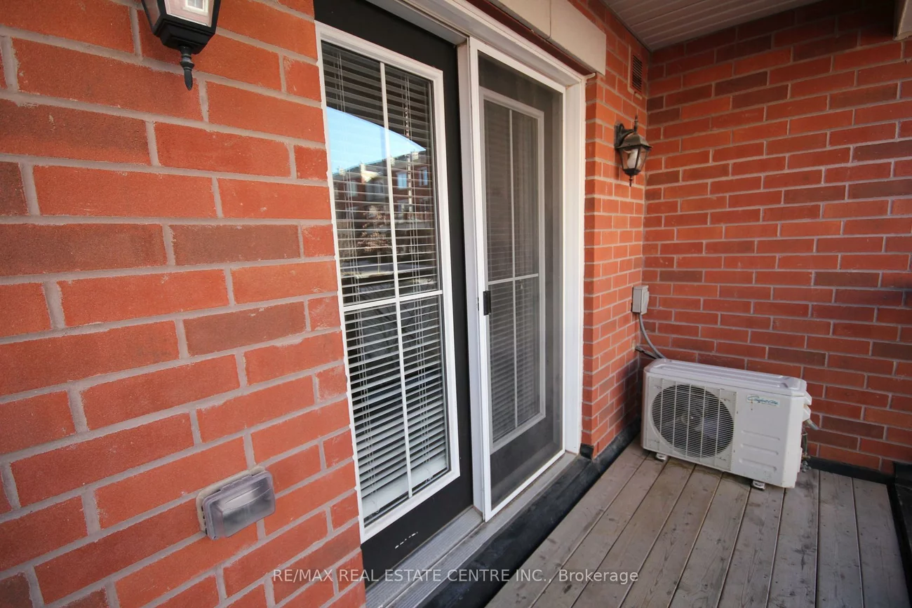 2480, Post, 1015 - RO River Oaks, Oakville