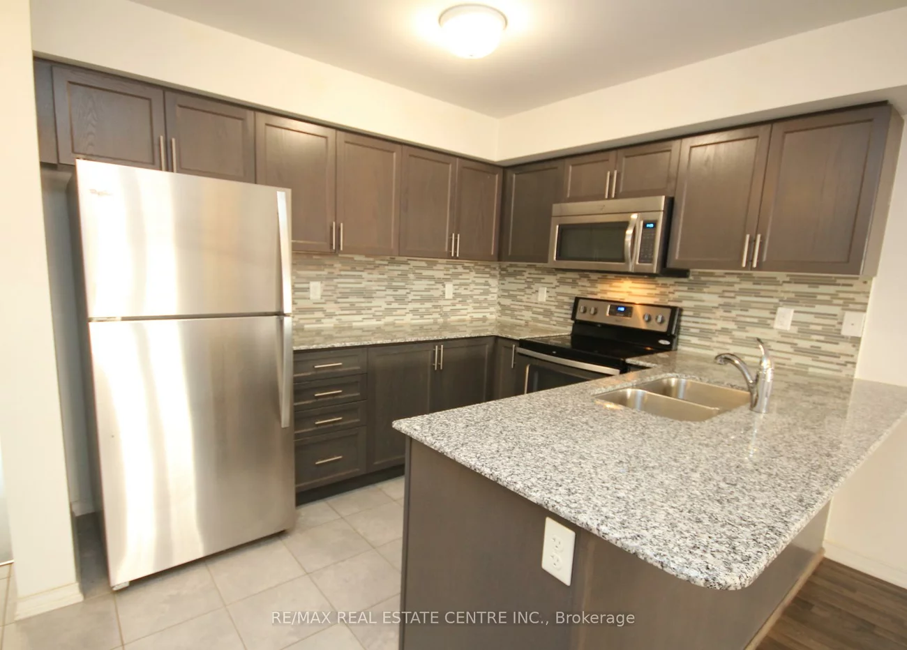 2480, Post, 1015 - RO River Oaks, Oakville