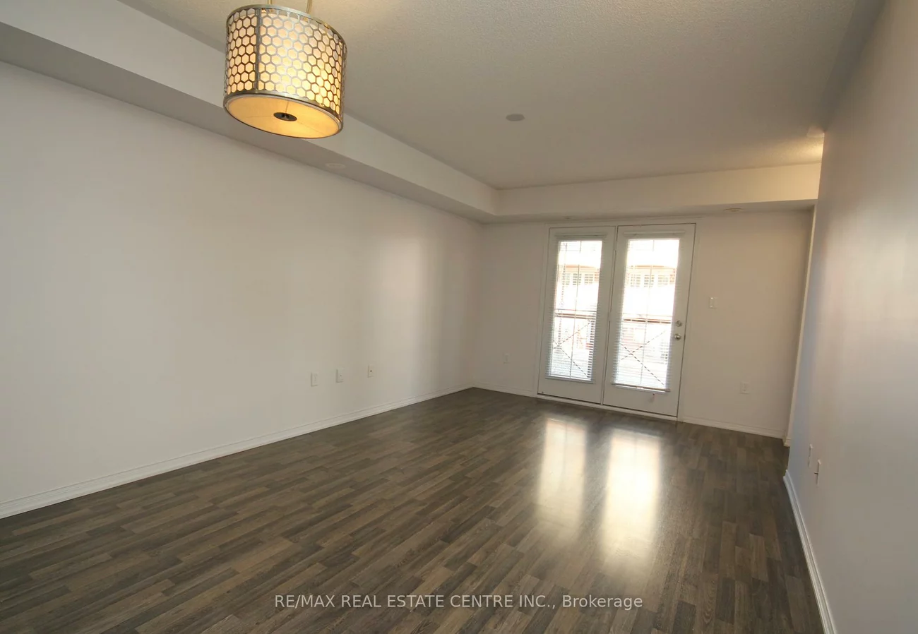 2480, Post, 1015 - RO River Oaks, Oakville