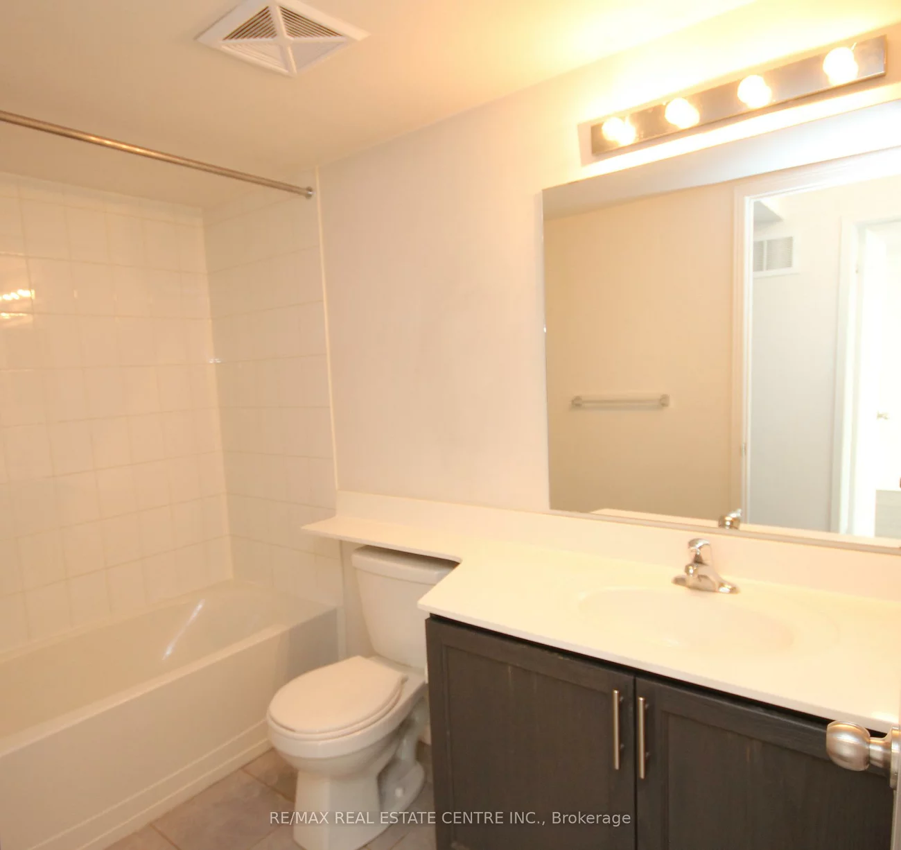 2480, Post, 1015 - RO River Oaks, Oakville