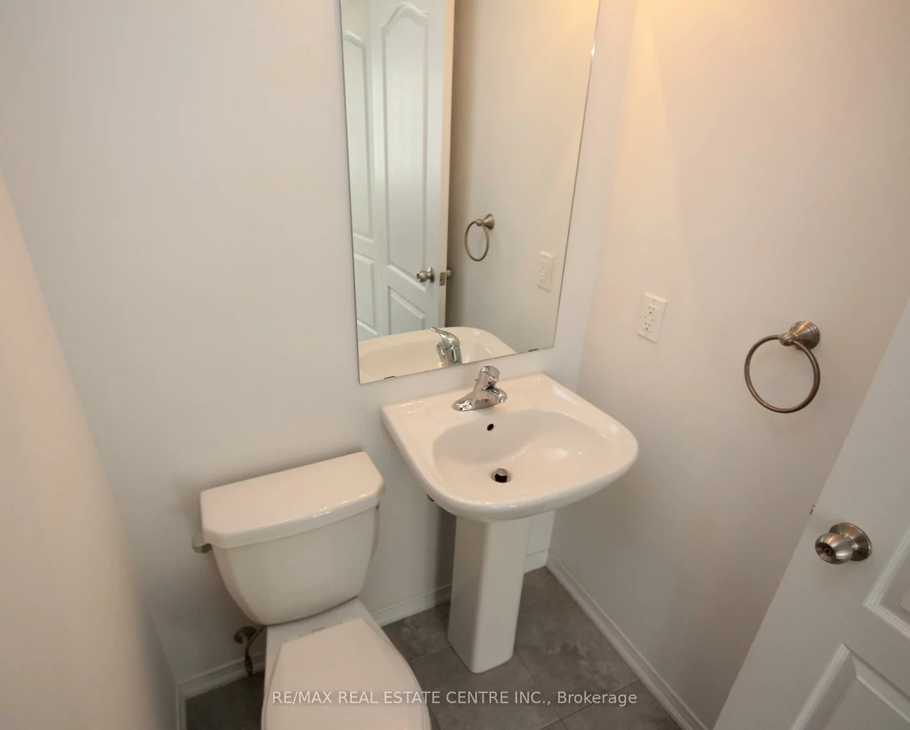 2480, Post, 1015 - RO River Oaks, Oakville