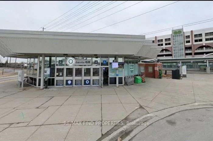 55, Speers, 1014 - QE Queen Elizabeth, Oakville