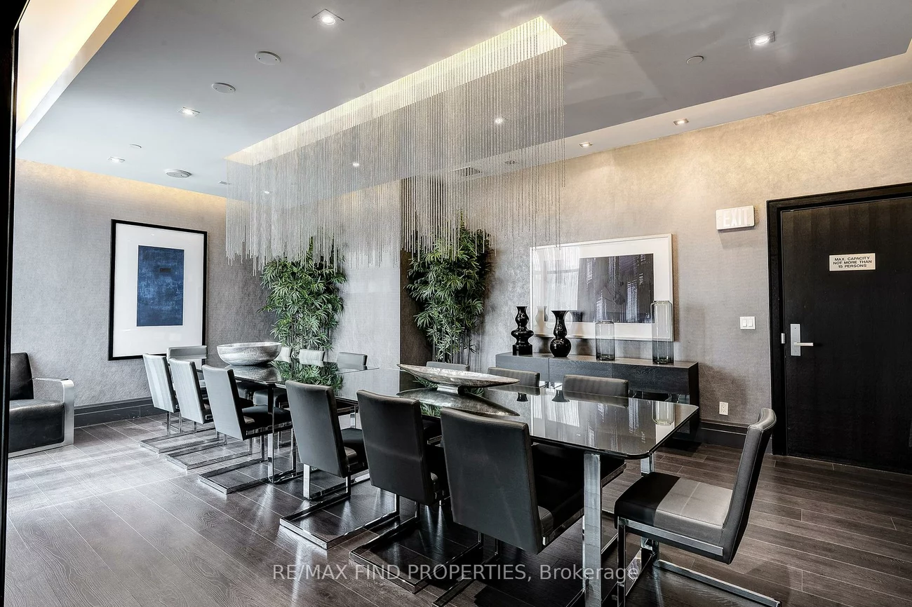 55, Speers, 1014 - QE Queen Elizabeth, Oakville