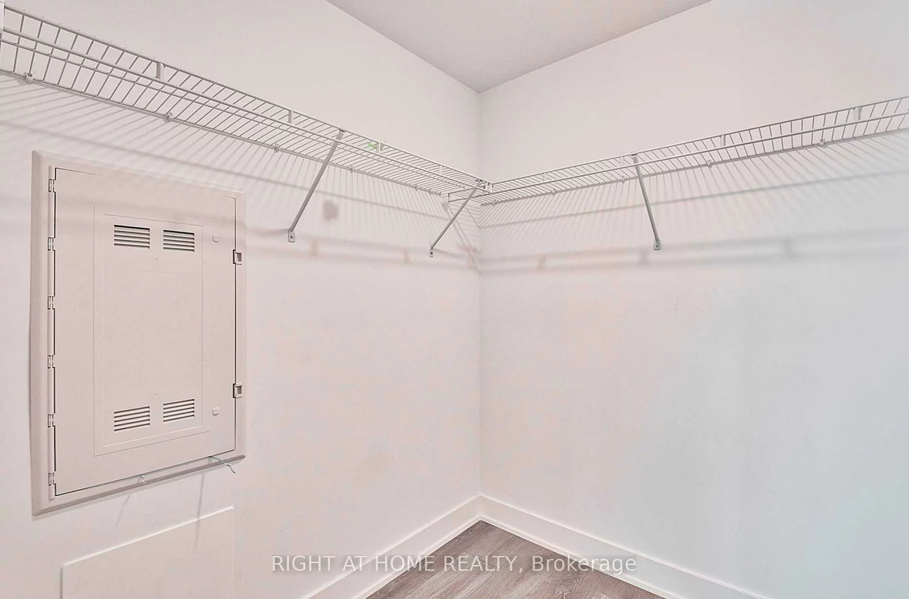 2481, Taunton, 1015 - RO River Oaks, Oakville