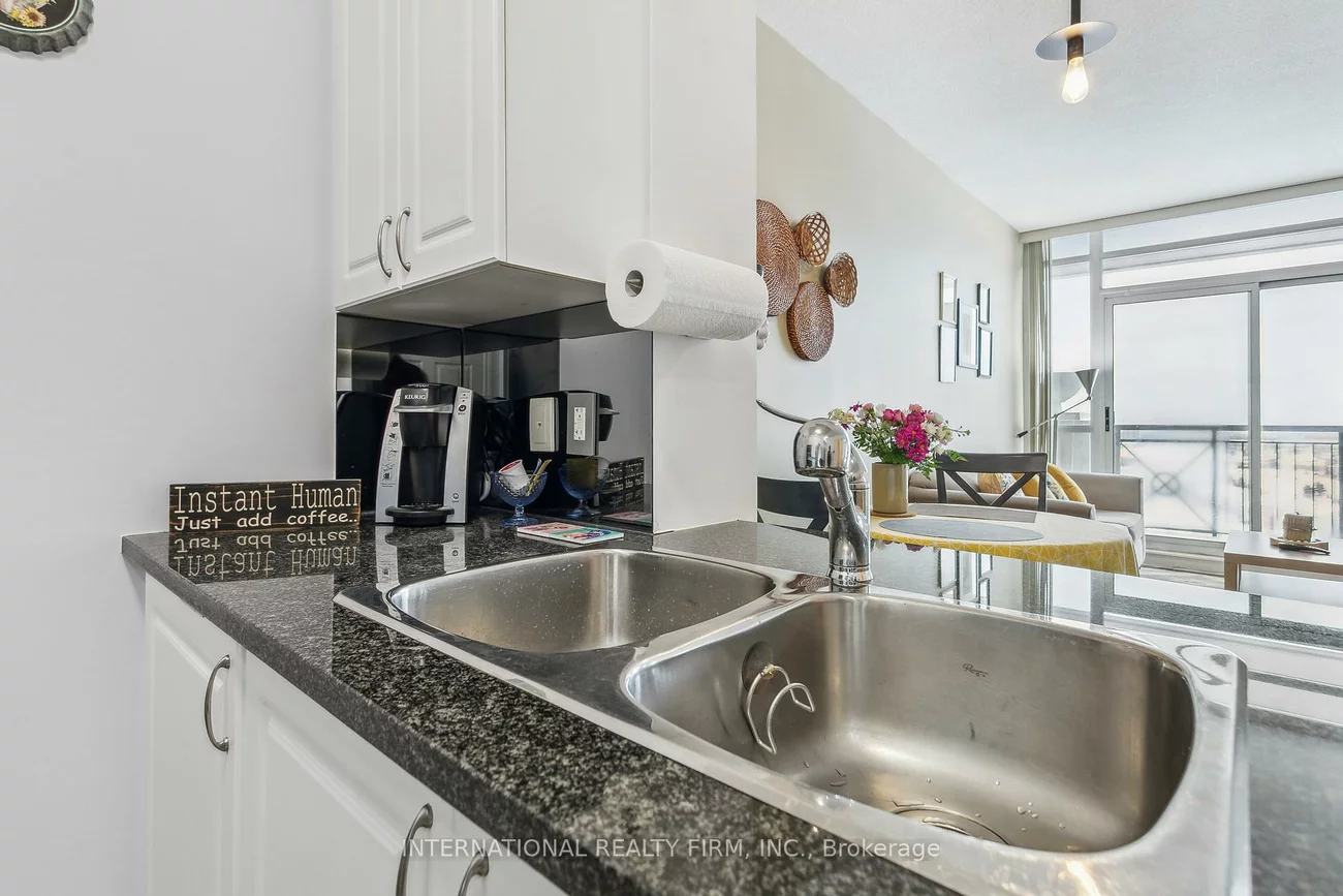 2325, Central Park, 1015 - RO River Oaks, Oakville