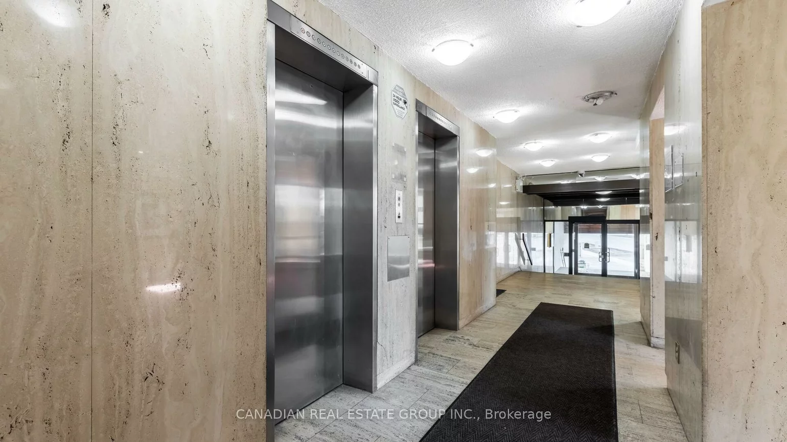 20, Speers, 1014 - QE Queen Elizabeth, Oakville