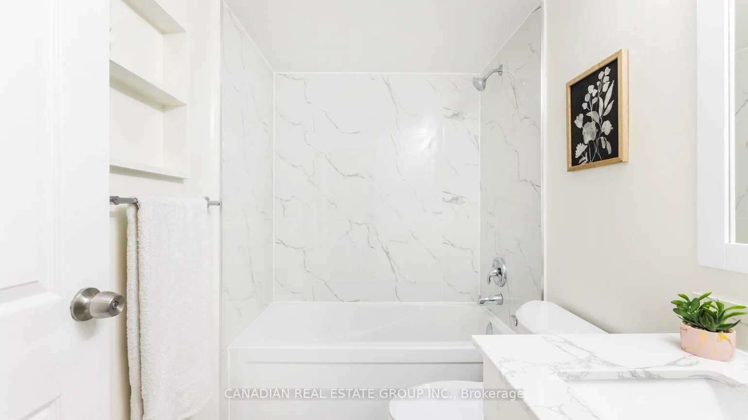 20, Speers, 1014 - QE Queen Elizabeth, Oakville