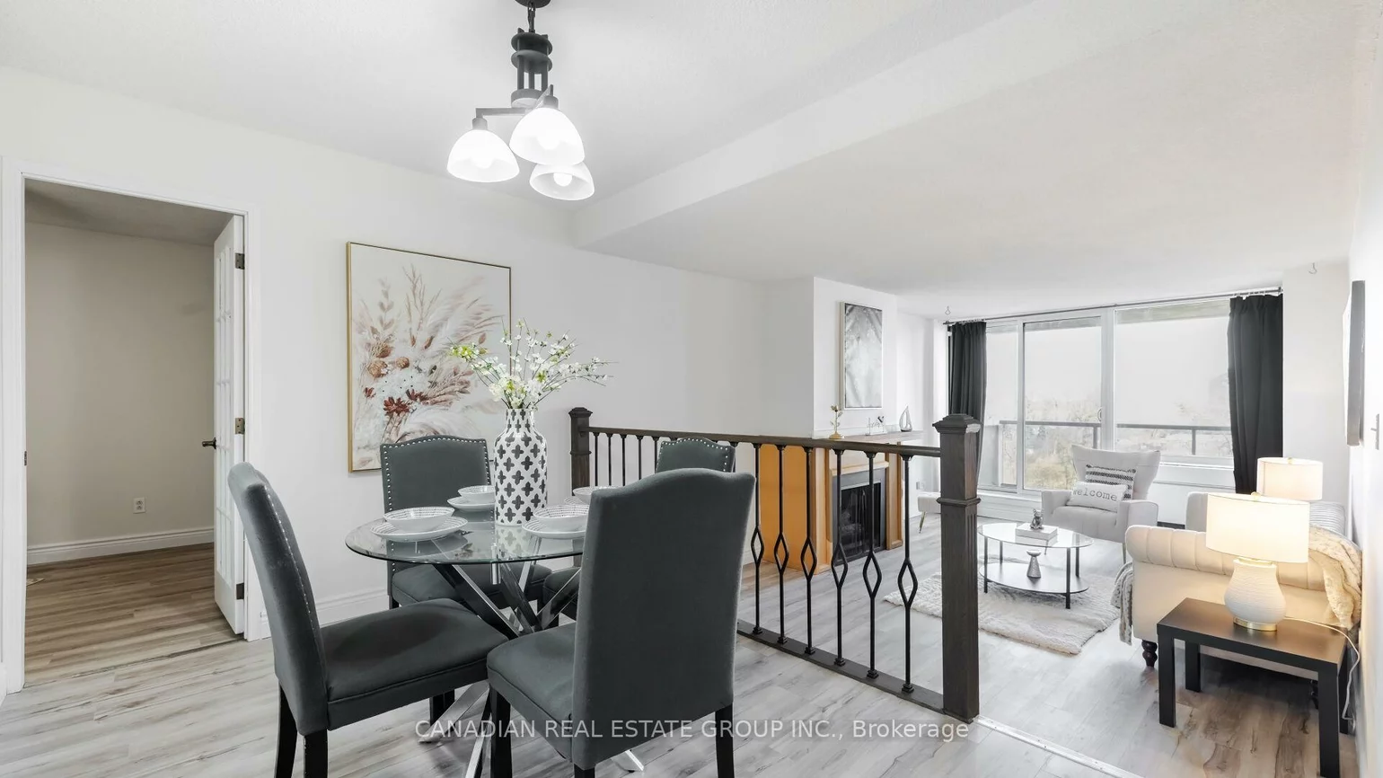 20, Speers, 1014 - QE Queen Elizabeth, Oakville