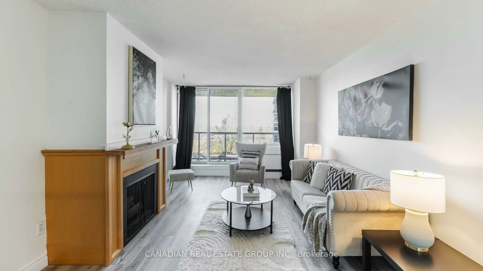 20, Speers, 1014 - QE Queen Elizabeth, Oakville