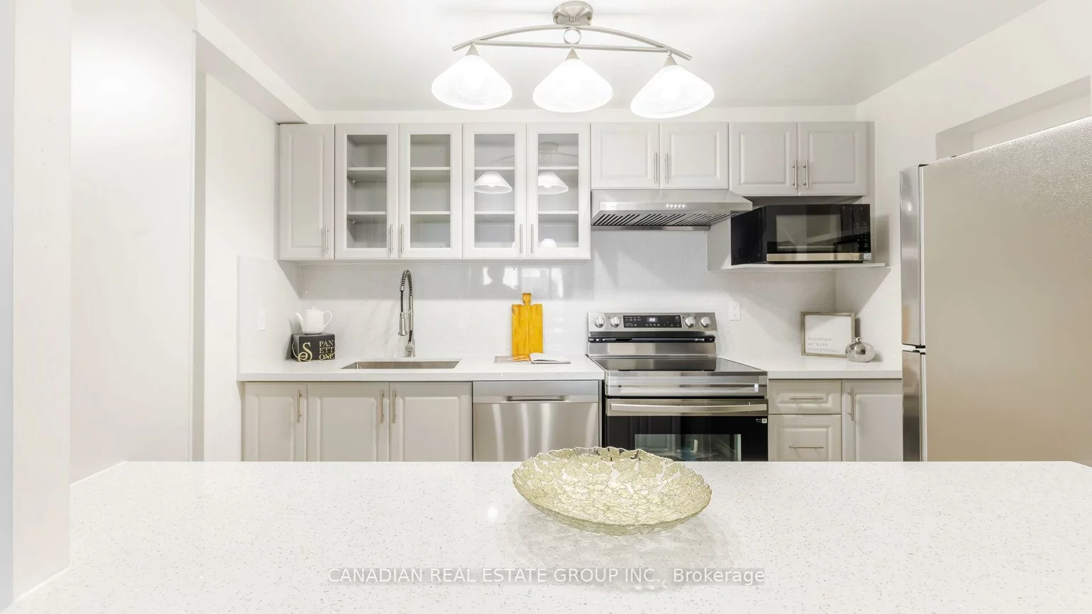 20, Speers, 1014 - QE Queen Elizabeth, Oakville