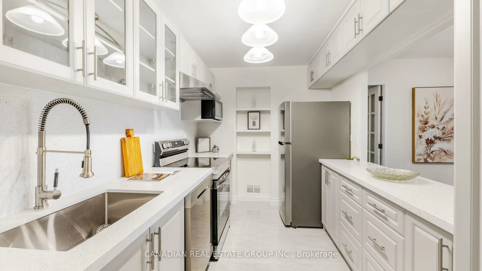 20, Speers, 1014 - QE Queen Elizabeth, Oakville