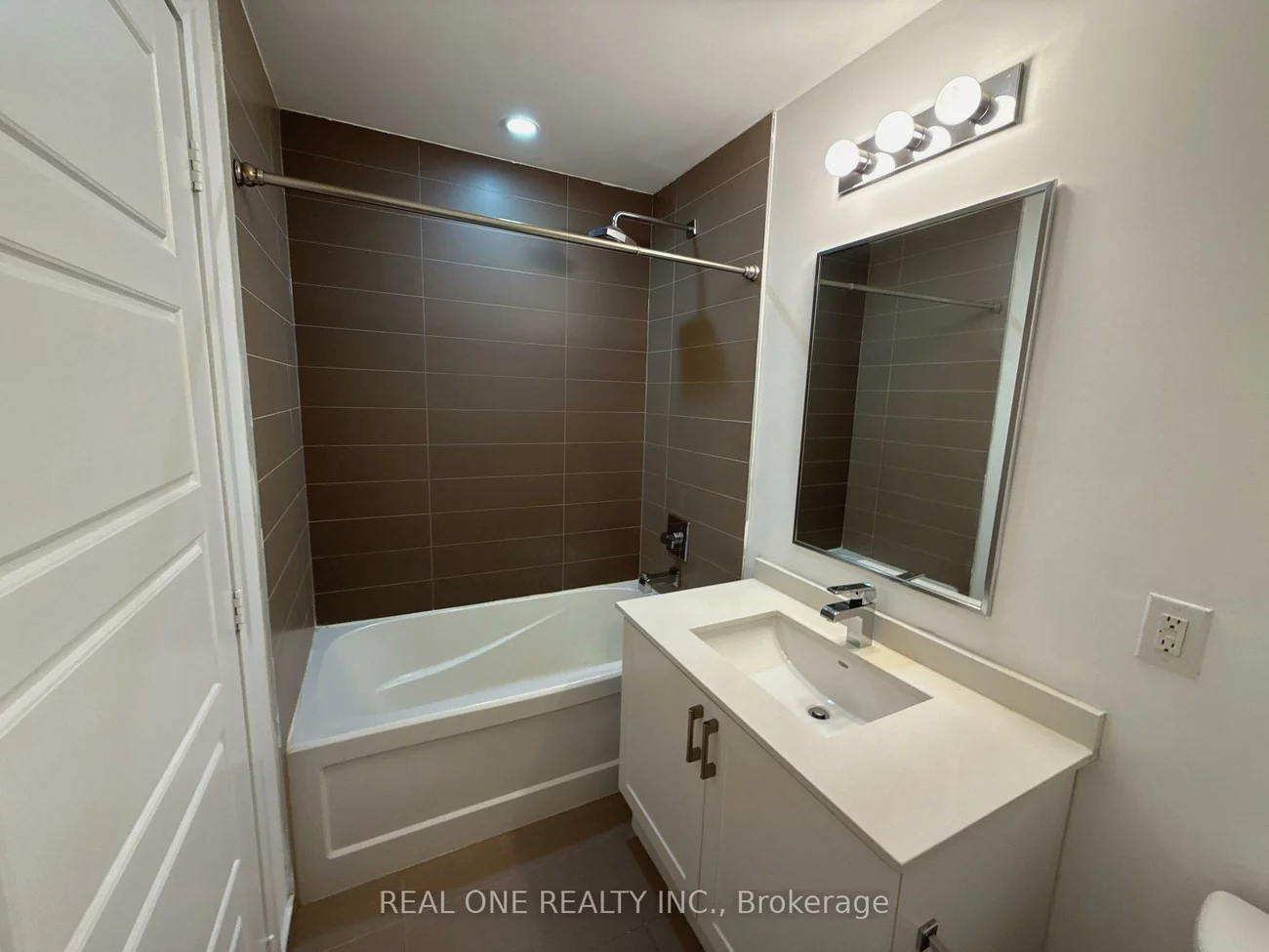 2470, Prince Michael, 1009 - JC Joshua Creek, Oakville