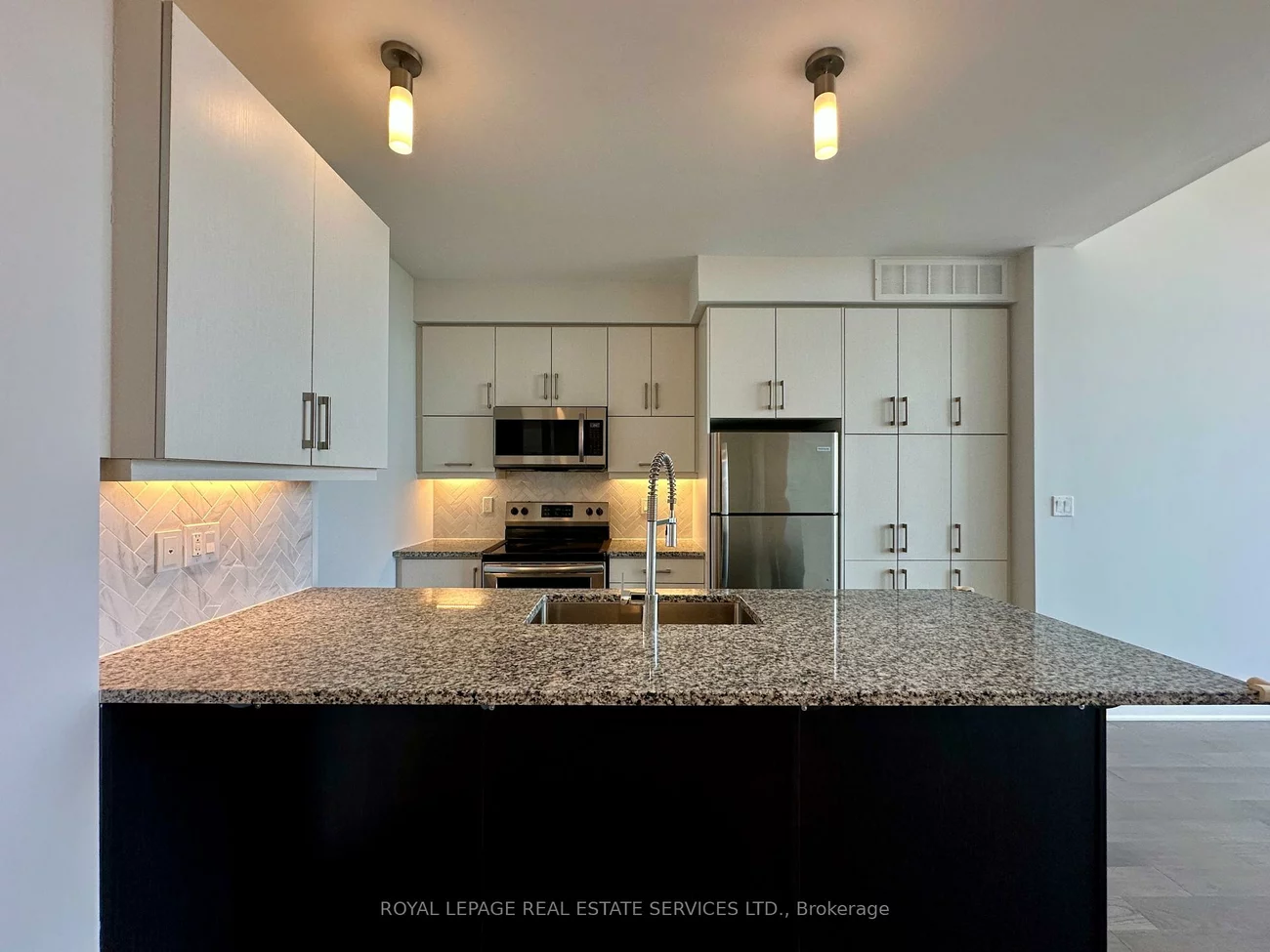 3028, Creekshore, 1008 - GO Glenorchy, Oakville