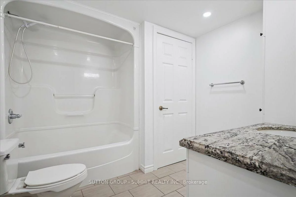 1490, Bishops, 1007 - GA Glen Abbey, Oakville