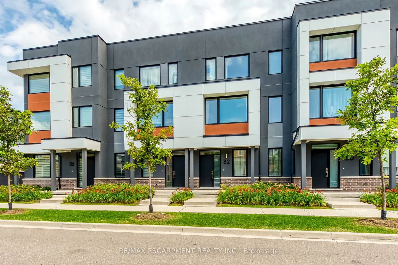 82, Huguenot, 1008 - GO Glenorchy, Oakville