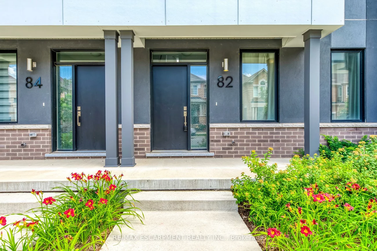 82, Huguenot, 1008 - GO Glenorchy, Oakville