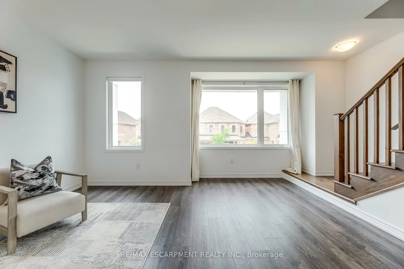 82, Huguenot, 1008 - GO Glenorchy, Oakville