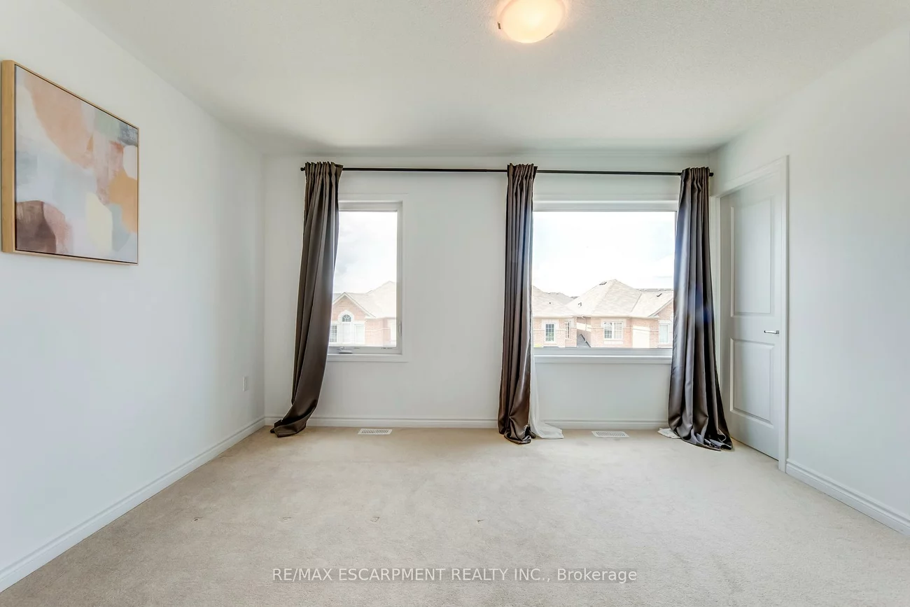 82, Huguenot, 1008 - GO Glenorchy, Oakville