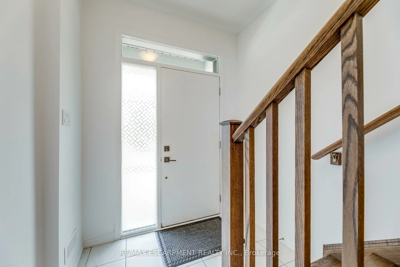 82, Huguenot, 1008 - GO Glenorchy, Oakville