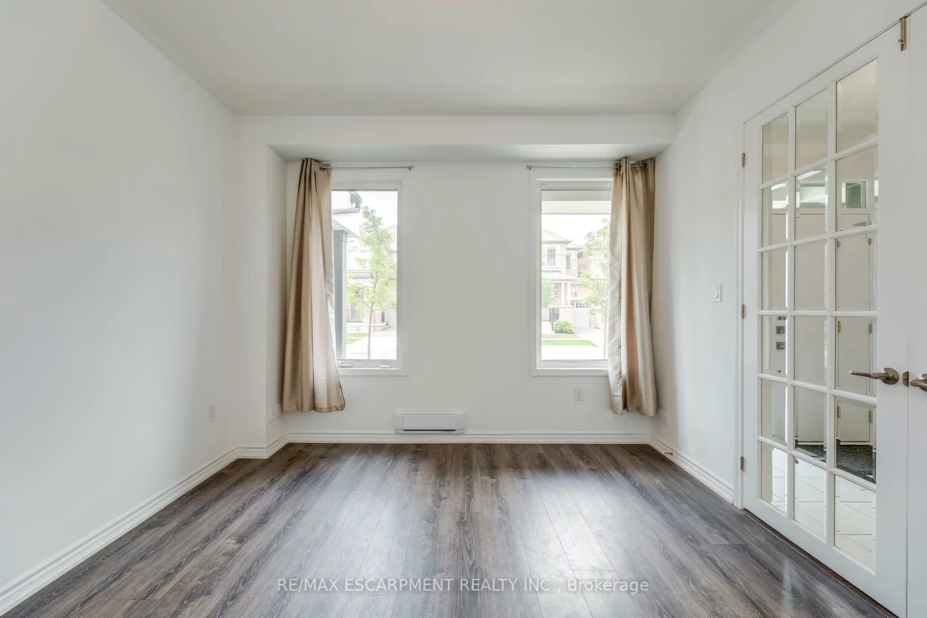 82, Huguenot, 1008 - GO Glenorchy, Oakville