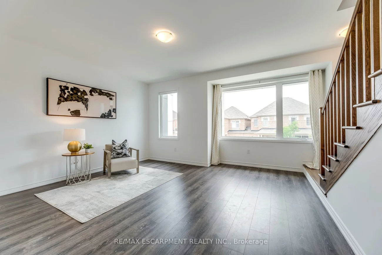 82, Huguenot, 1008 - GO Glenorchy, Oakville
